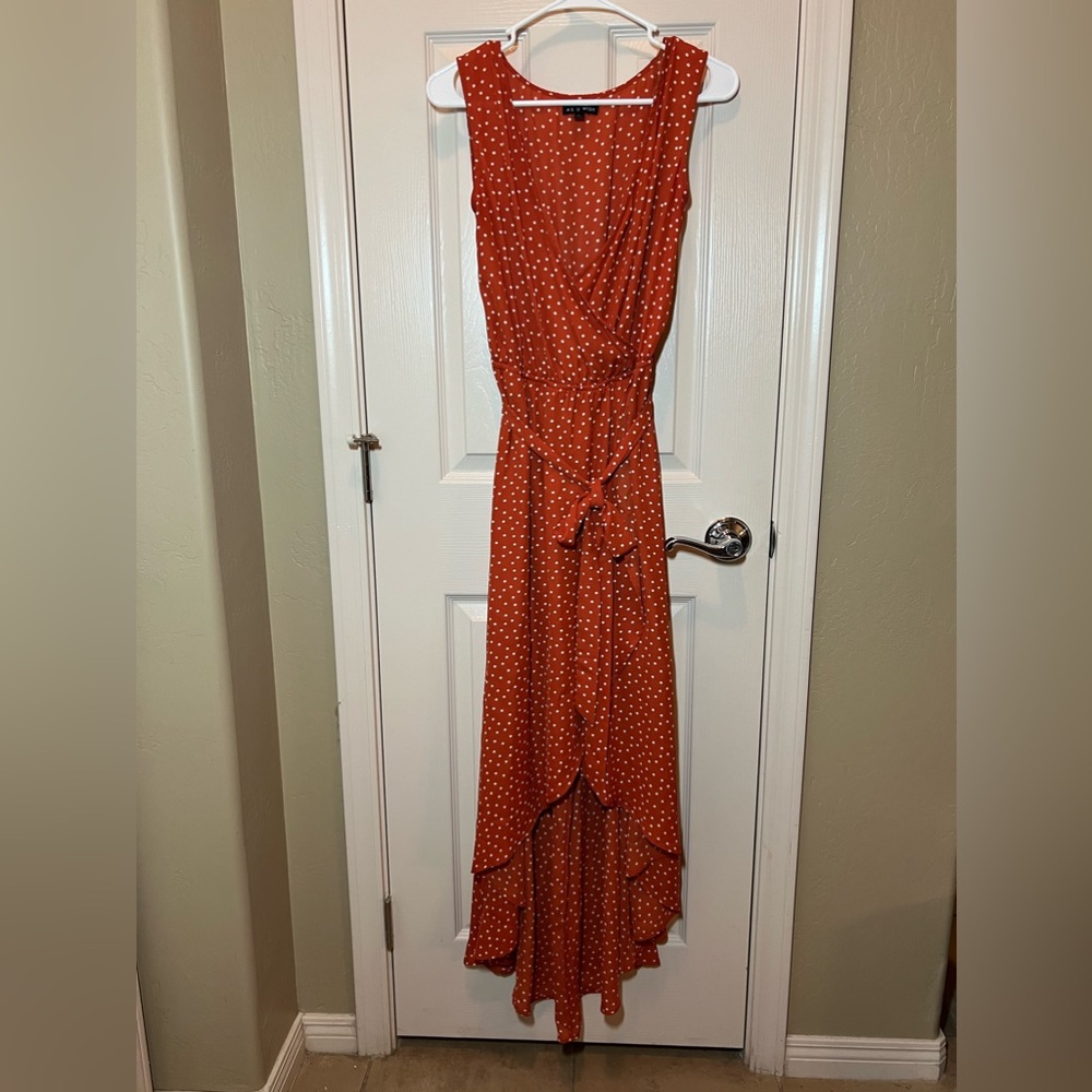 Orang polka dot dress. Size large. 100% Polyester